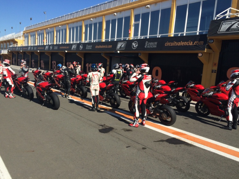 Neumoto Neumaticos de Moto Ducati Delaer Trainig  2015