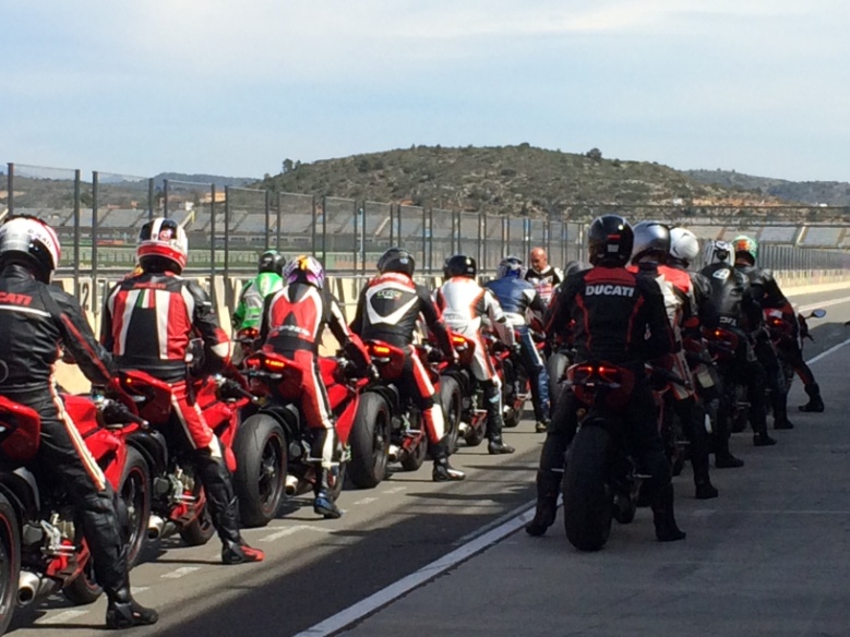 Neumoto Neumaticos de Moto Ducati Delaer Trainig  2015