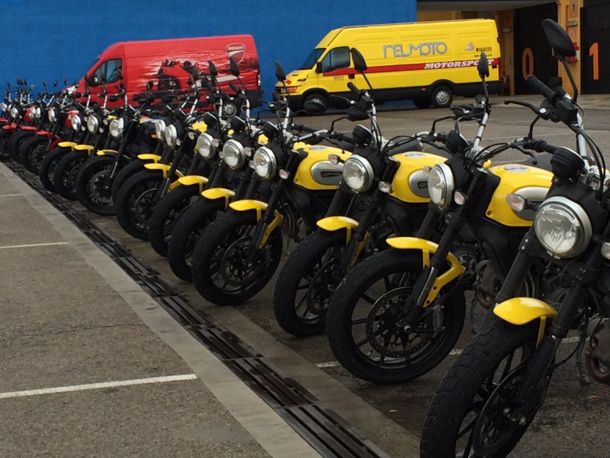 Ducati Scramble 2015 Neumoto Neumaticos de Moto Ducati Delaer Trainig  2015
