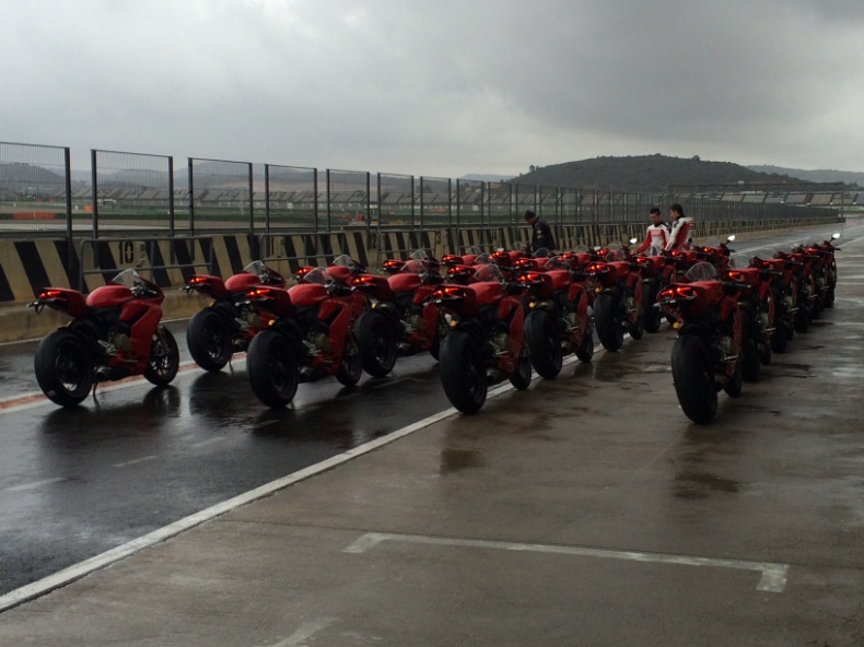 Neumoto Neumaticos de Moto Ducati Delaer Trainig  2015